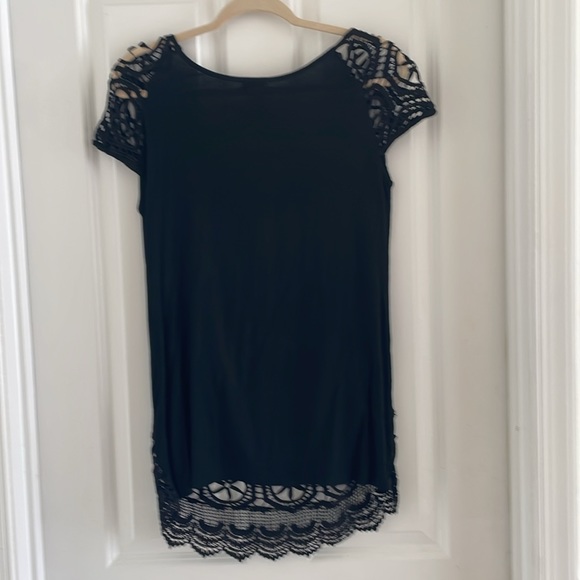 C. Oliver Women Crochet Lace Overlay Black Top - Size M - Picture 4 of 4